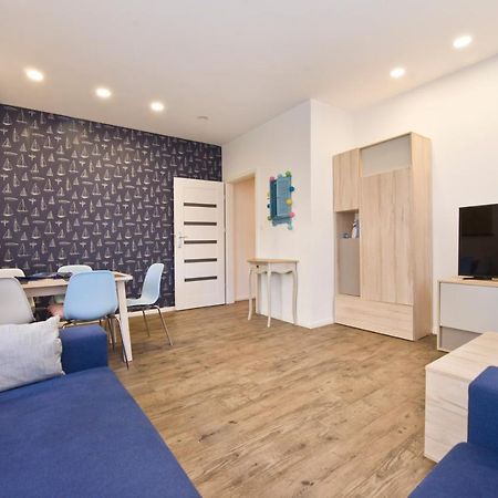 Kawalerka Refektarska Krr Apartman Gdańsk Kültér fotó