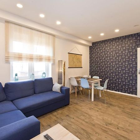 Kawalerka Refektarska Krr Apartman Gdańsk Kültér fotó