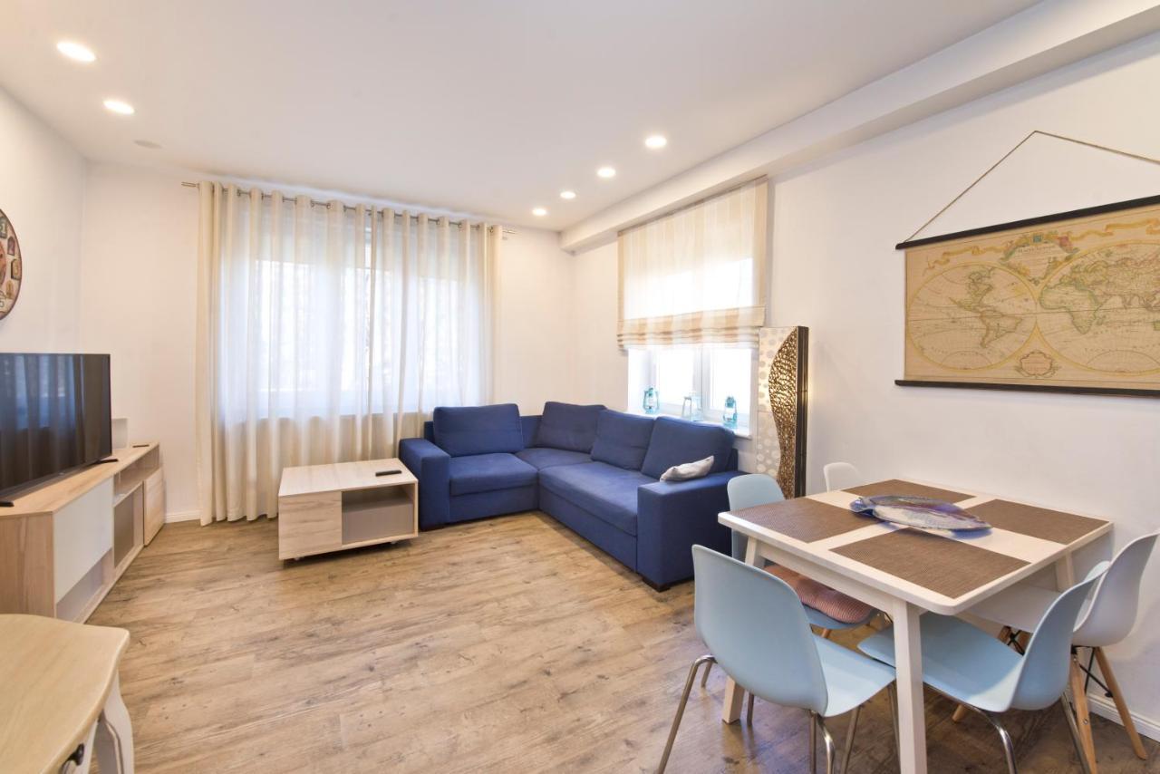 Kawalerka Refektarska Krr Apartman Gdańsk Kültér fotó