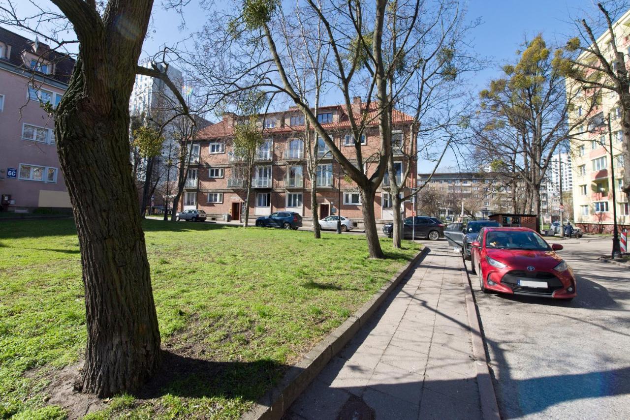 Kawalerka Refektarska Krr Apartman Gdańsk Kültér fotó